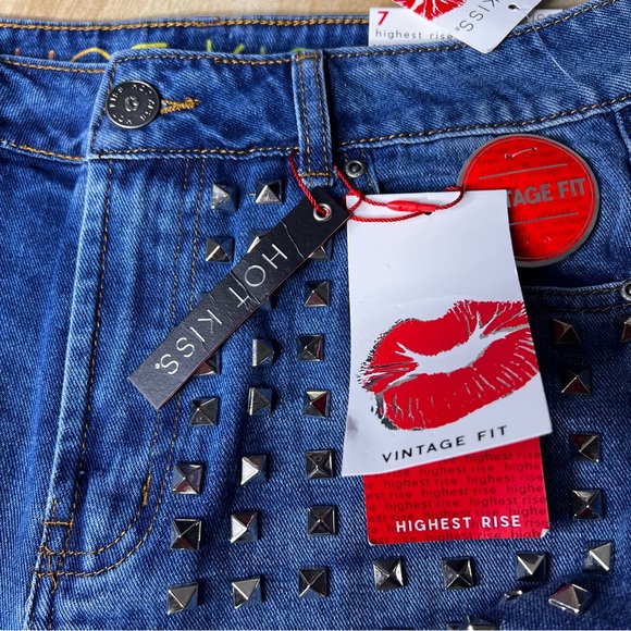 HOT KISS High Rise Distressed Studded Jean Short Size 7 NWT - Picture 6 of 8